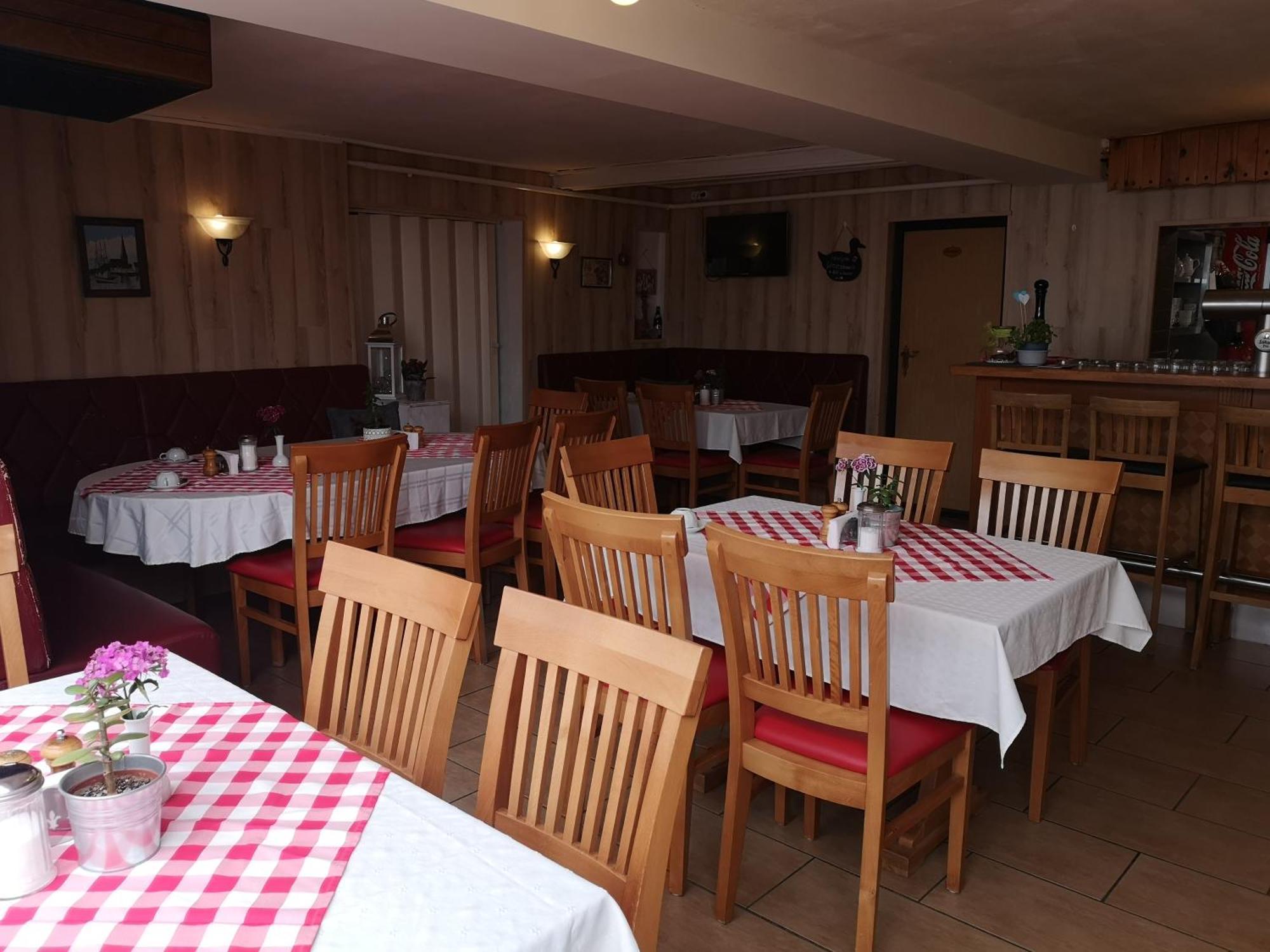 Uschi'S Gasthof Neuendorf  外观 照片